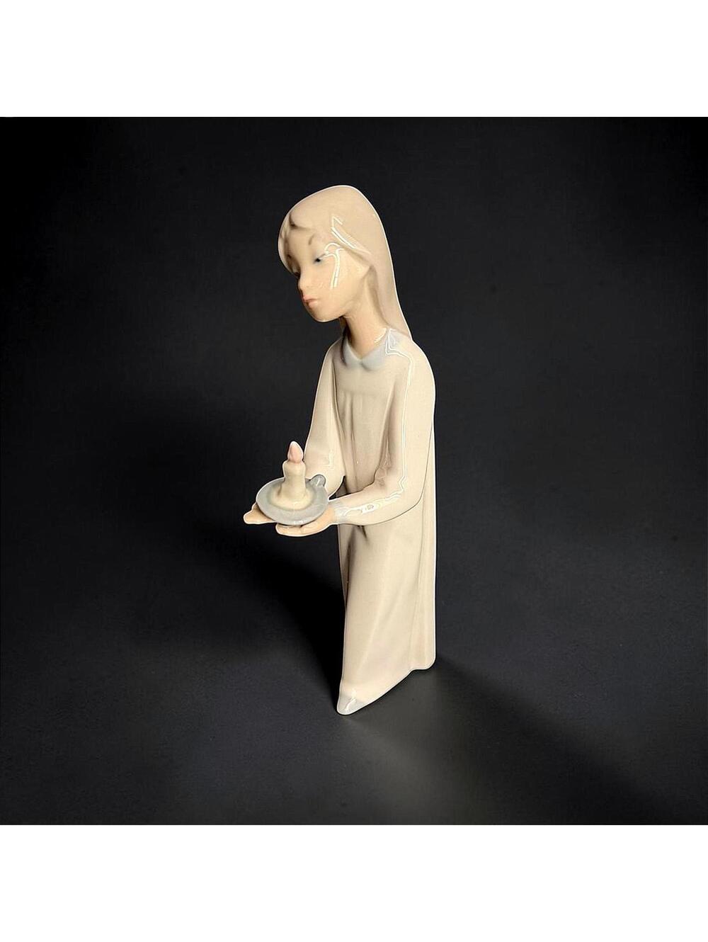 Lladro #4868 Girl with Candle Figurine 9” Retired - Handmade In Spain - 10211